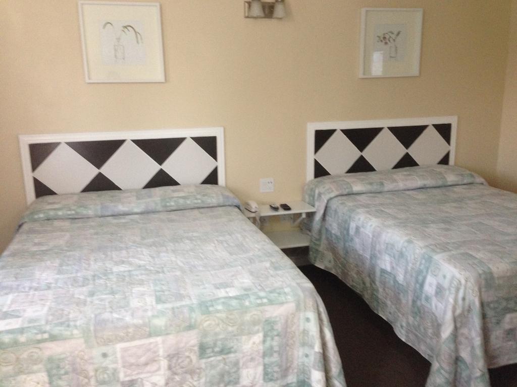 Davidson Motel Paris Room photo