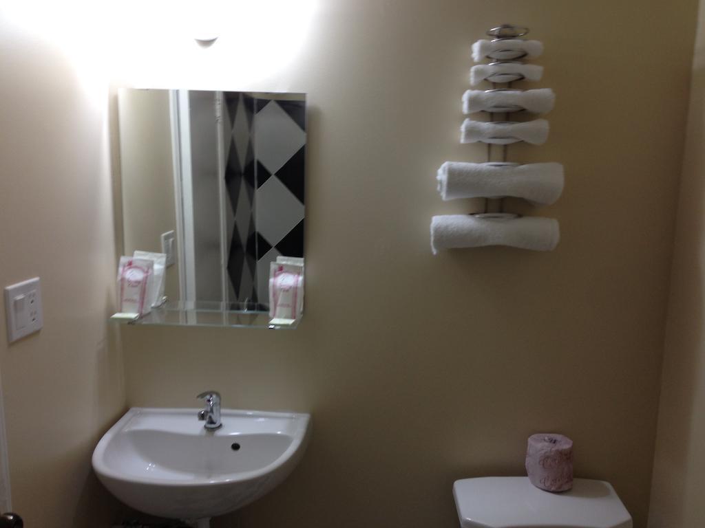 Davidson Motel Paris Room photo