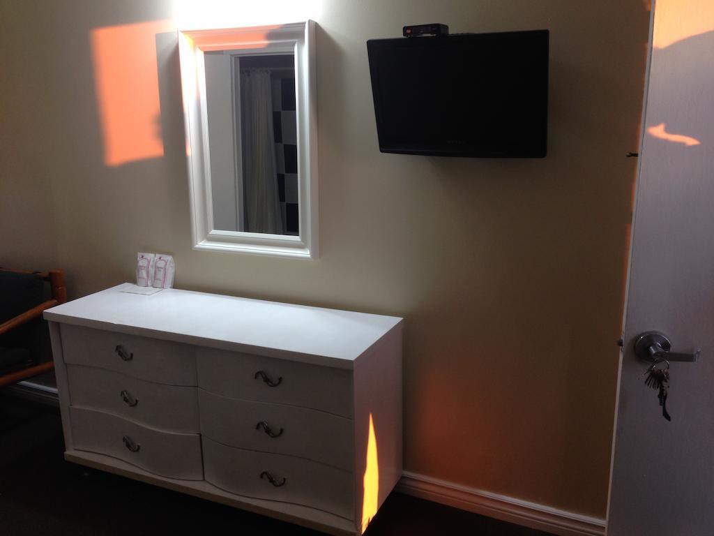 Davidson Motel Paris Room photo