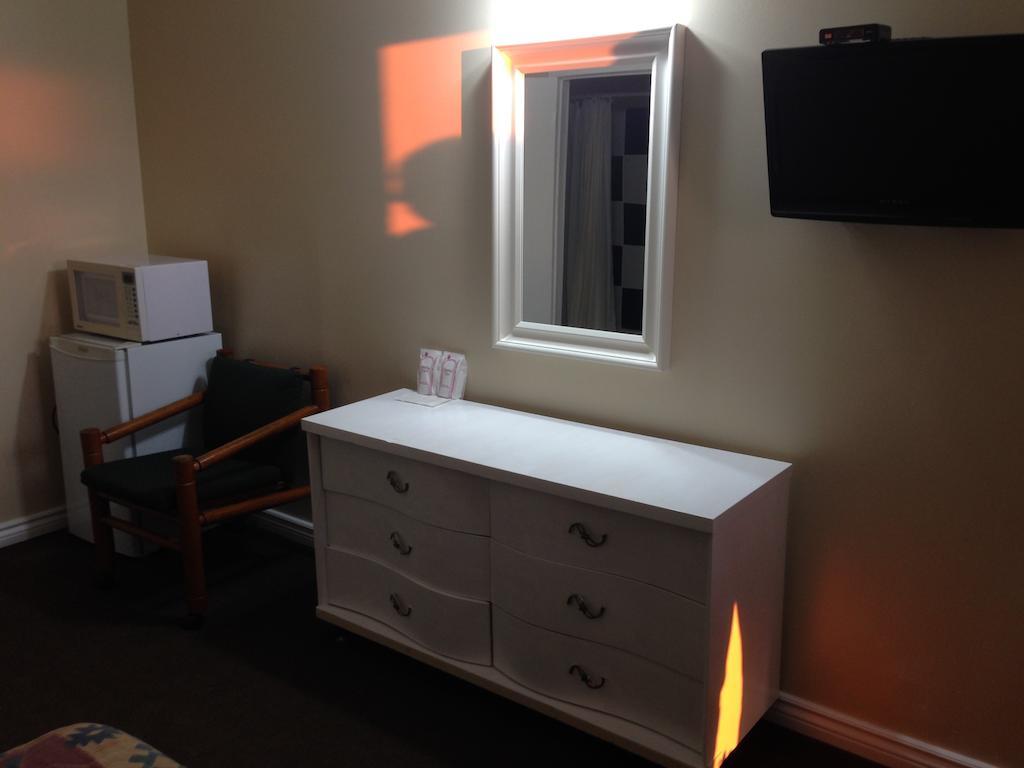 Davidson Motel Paris Room photo
